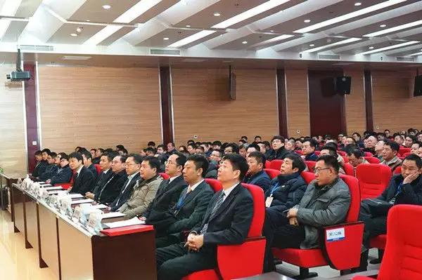 【新時(shí)代新篇章】 鄭州宇通重型裝備有限公司揭牌慶典盛大舉辦