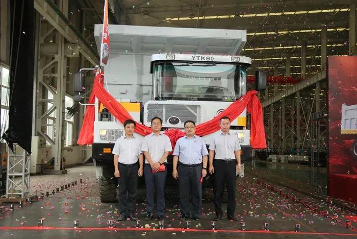 宇通首臺！響應國家打贏藍天保衛(wèi)戰(zhàn)三年行動計劃--宇通重裝純電動礦用車下線