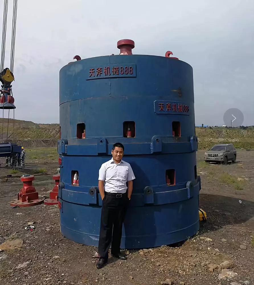 強(qiáng)強(qiáng)聯(lián)手·夯定未來(lái)！鄭宇強(qiáng)夯配合寧夏天斧138噸大錘震撼開(kāi)錘