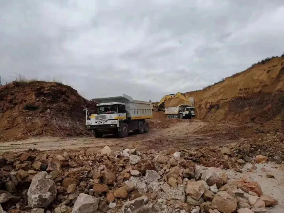 宇通重裝純電動(dòng)礦用車內(nèi)蒙試車