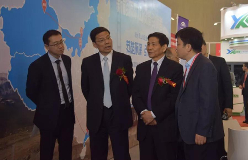 勁爆！宇通純電動(dòng)礦用車(chē)亮相第二十屆水泥展會(huì)