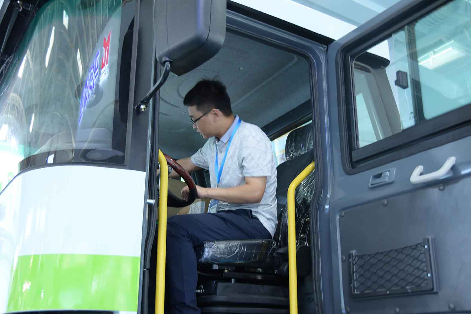 引領(lǐng)未來▲宇通純電動(dòng)礦用車閃耀2019CIME展會(huì)