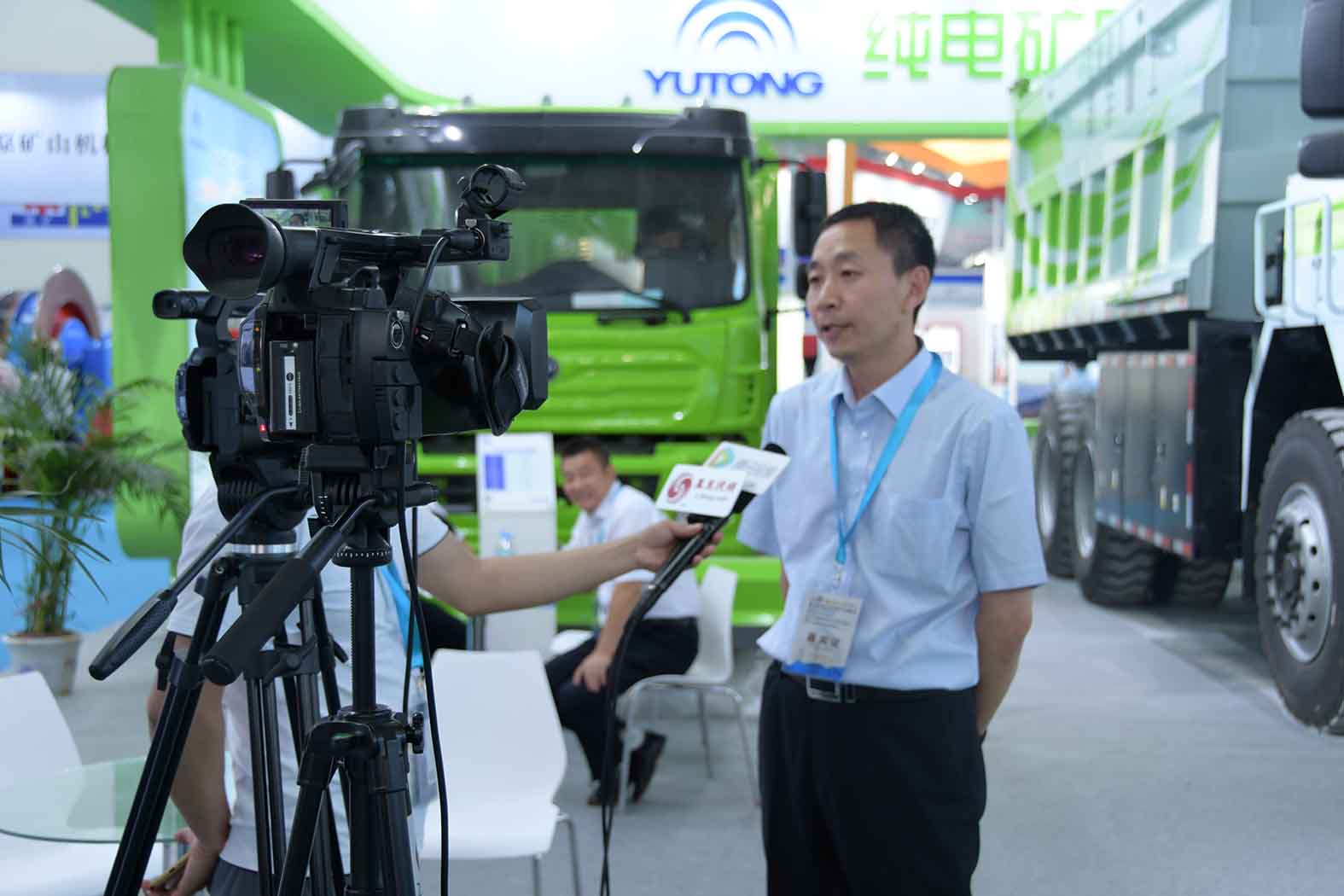 引領(lǐng)未來▲宇通純電動(dòng)礦用車閃耀2019CIME展會(huì)