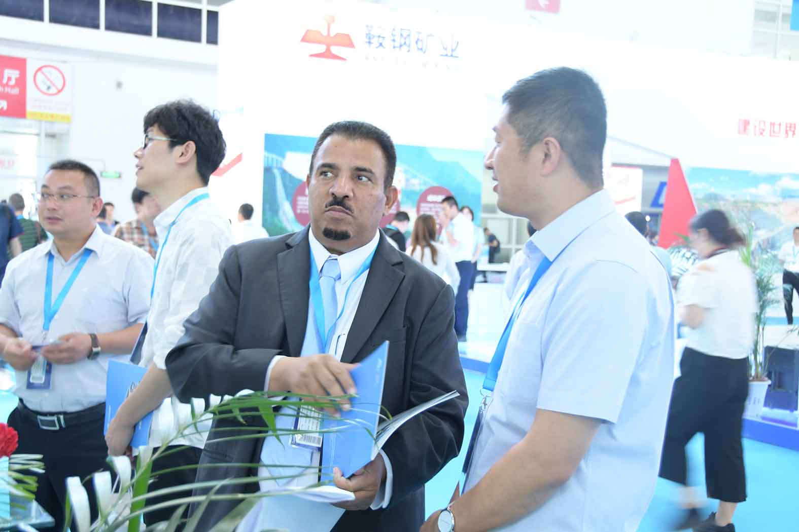 引領(lǐng)未來▲宇通純電動(dòng)礦用車閃耀2019CIME展會(huì)